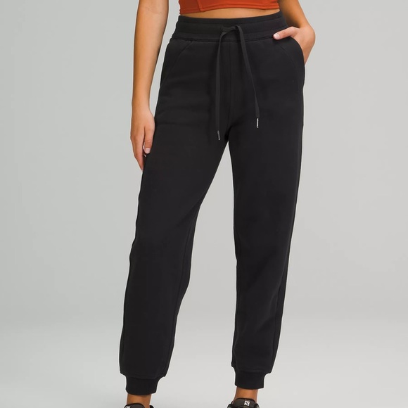 lululemon athletica Pants - Lululemon Scuba Relaxed-Fit High-Rise Jogger. Size 4.